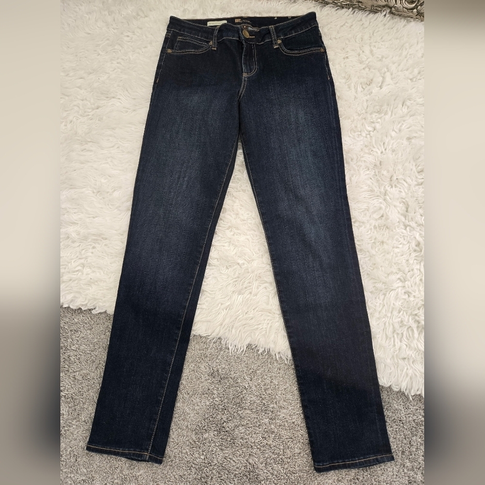 KUT from the Kloth Diana Kurvy Skinny Jeans Dark Wash. Size 8. Good preowned con